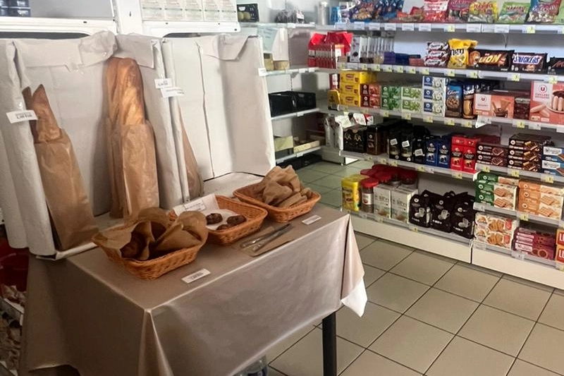 Pain frais et restauration du midi